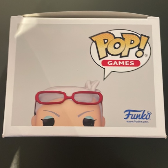Bayonetta, Exclusive Funko Pop, #869 - Picture 6 of 7